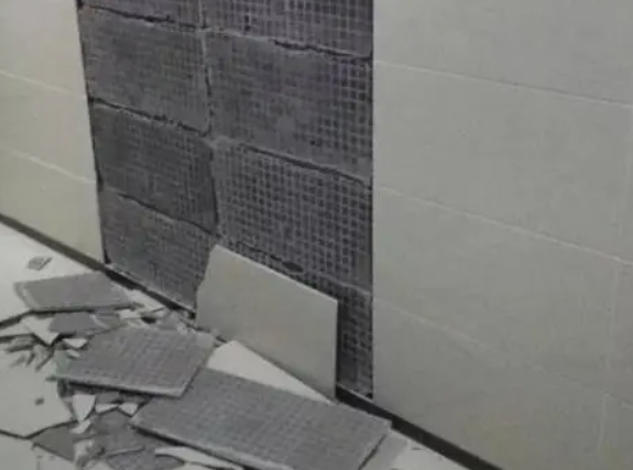 奎文瓷砖空鼓维修公司分享下奎文墙砖松动维修的知识